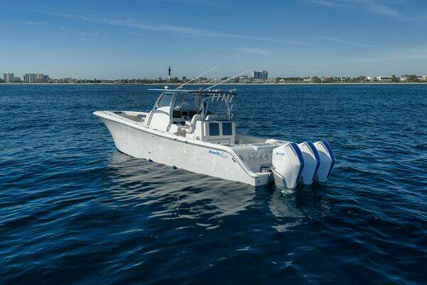 Front Runner 36CC Yacht For Sale