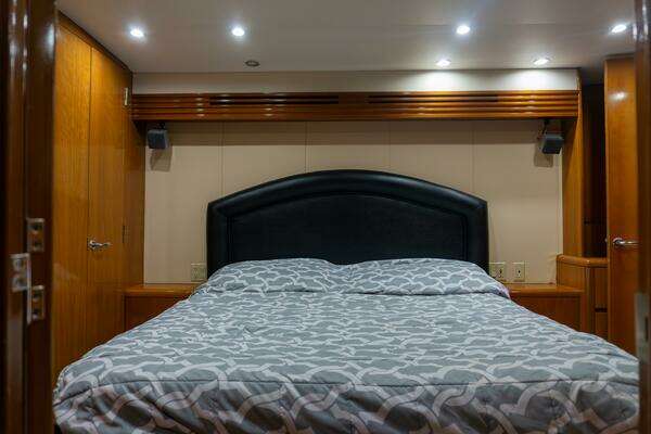 Photo of the 2001 Hatteras 60 Convertible "Sinyorita Salada"