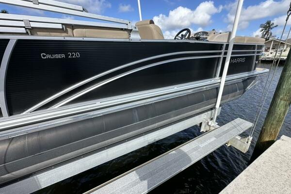23ft Harris Yacht For Sale