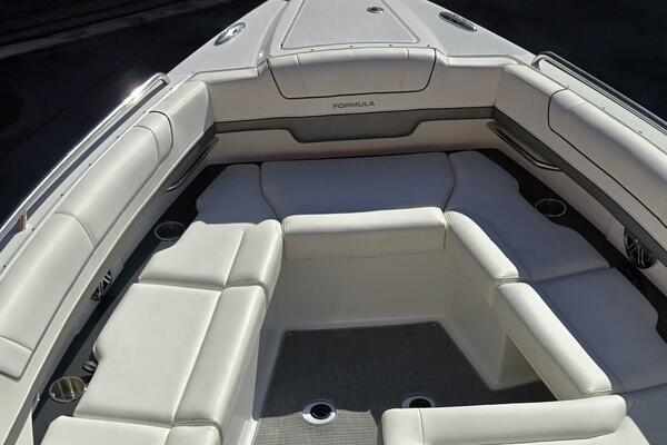 33ft Formula Yacht For Sale