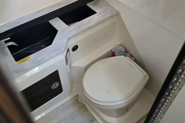 33ft Formula Yacht For Sale