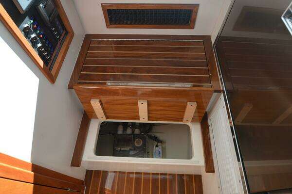 MJM 35z Yacht For Sale