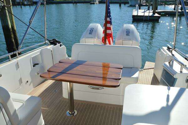 MJM 35z Yacht For Sale