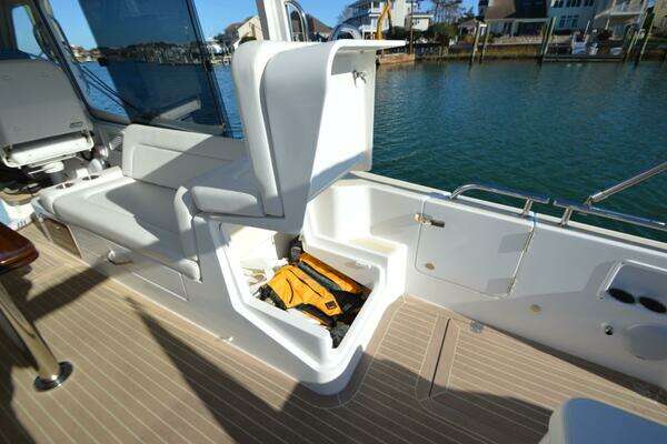 MJM 35z Yacht For Sale