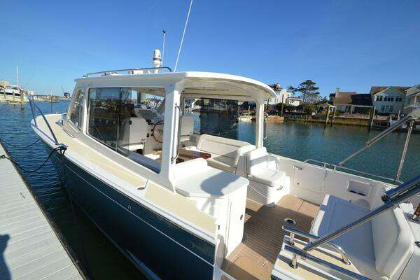 MJM 35z Yacht For Sale
