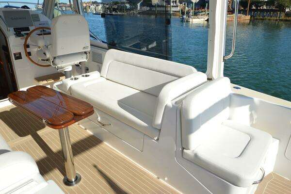 MJM 35z Yacht For Sale