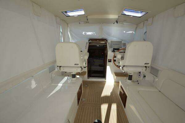 MJM 35z Yacht For Sale