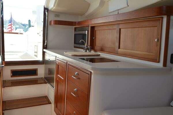 MJM 35z Yacht For Sale