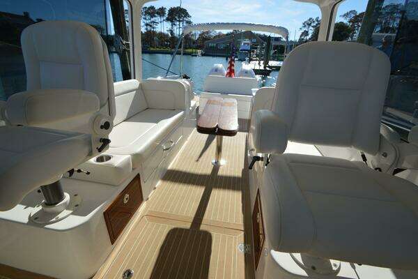 MJM 35z Yacht For Sale