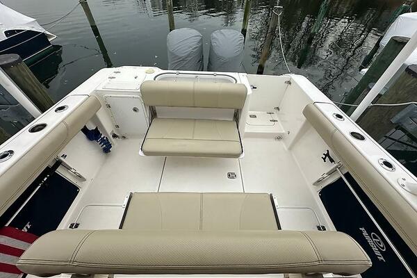 28ft Pursuit Yacht For Sale
