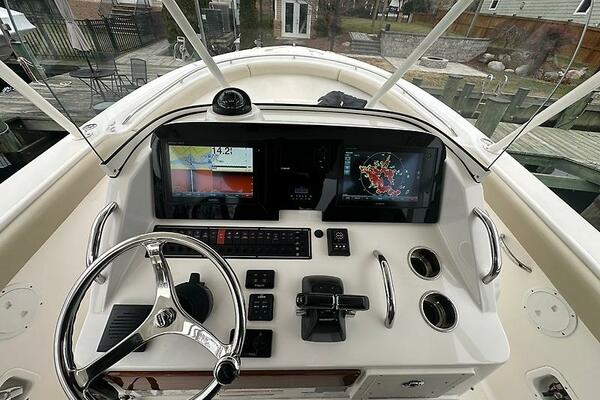 28ft Pursuit Yacht For Sale