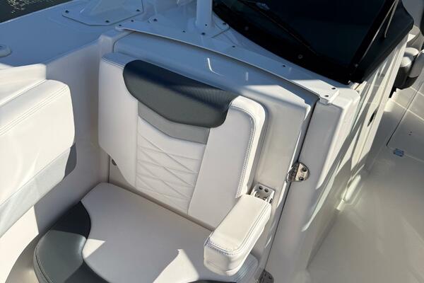 E Komo Mai 31ft Robalo Yacht For Sale