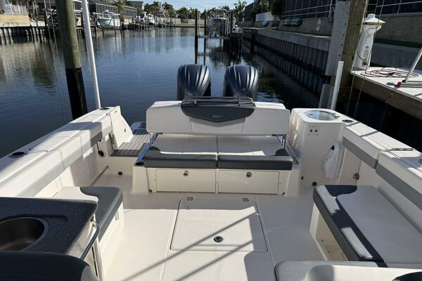E Komo Mai 31ft Robalo Yacht For Sale