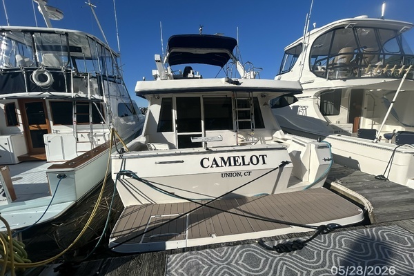 Photo of the 1998 Bayliner 4788 "Camelot"