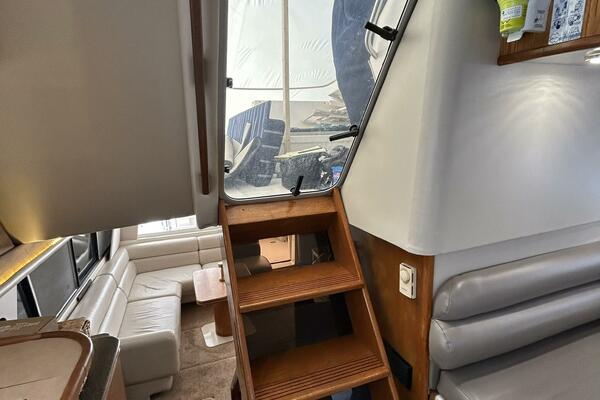 Camelot 47ft Bayliner Yacht For Sale