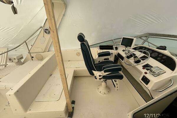 1998 Bayliner 47