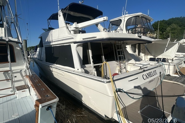 Photo of the 1998 Bayliner 4788 "Camelot"
