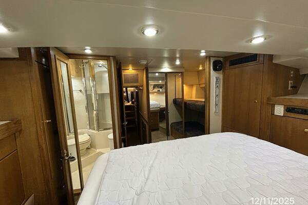 Camelot 47ft Bayliner Yacht For Sale