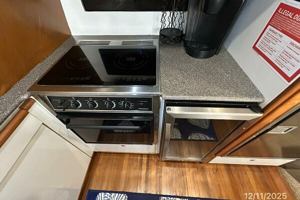 Camelot 47ft Bayliner Yacht For Sale