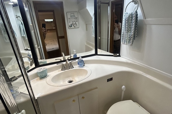 Camelot 47ft Bayliner Yacht For Sale