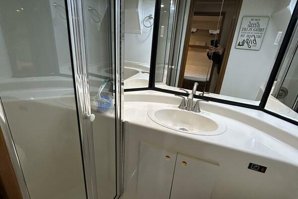 Camelot 47ft Bayliner Yacht For Sale