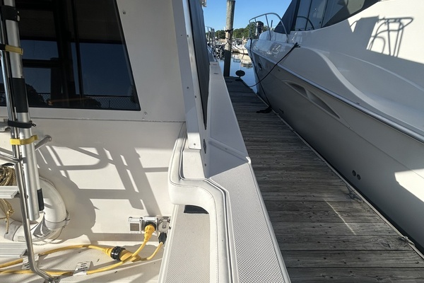 Camelot 47ft Bayliner Yacht For Sale
