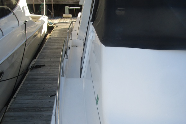 Camelot 47ft Bayliner Yacht For Sale