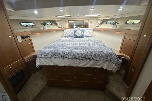 Camelot 47ft Bayliner Yacht For Sale