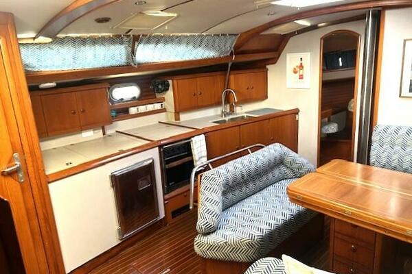 INVICTUS 45ft Jeanneau Yacht For Sale