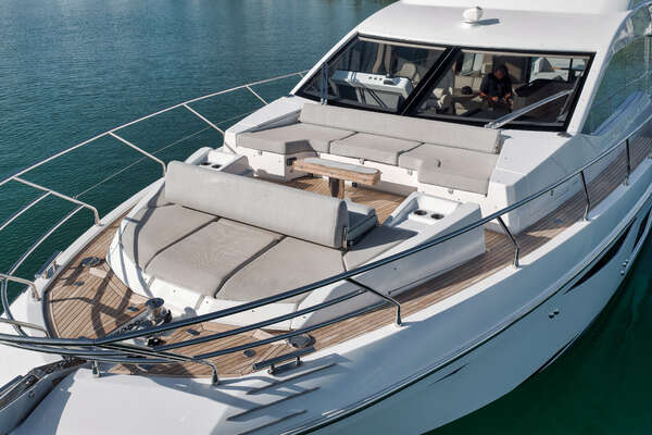 Azimut FLYBRIDGE Yacht For Sale