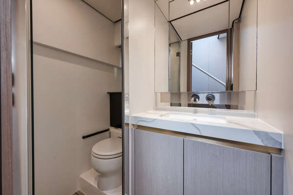 Azimut FLYBRIDGE Yacht For Sale