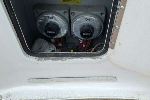 Photo of the 1997 Sea Ray 400 Sedan Bridge