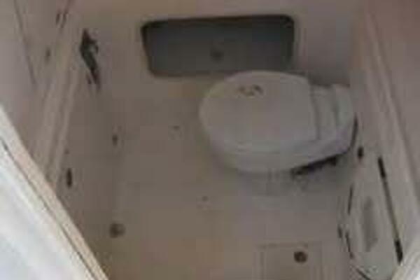 32ft Boston Whaler Yacht For Sale