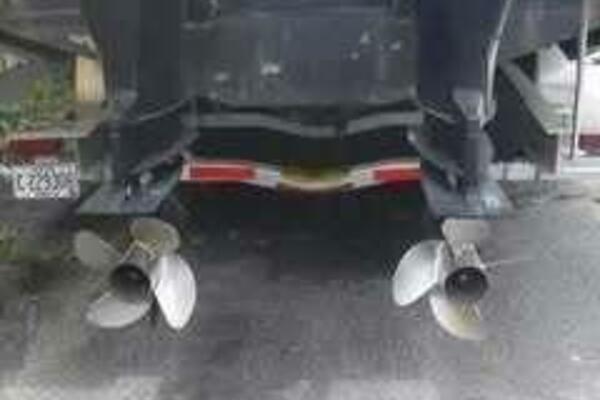 32ft Boston Whaler Yacht For Sale