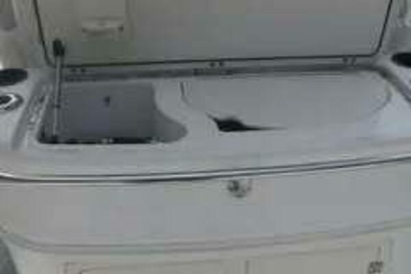 32ft Boston Whaler Yacht For Sale