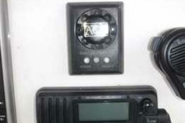 32ft Boston Whaler Yacht For Sale