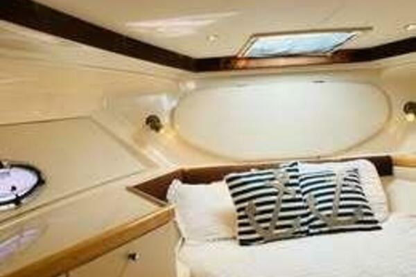 35ft Carver Yacht For Sale
