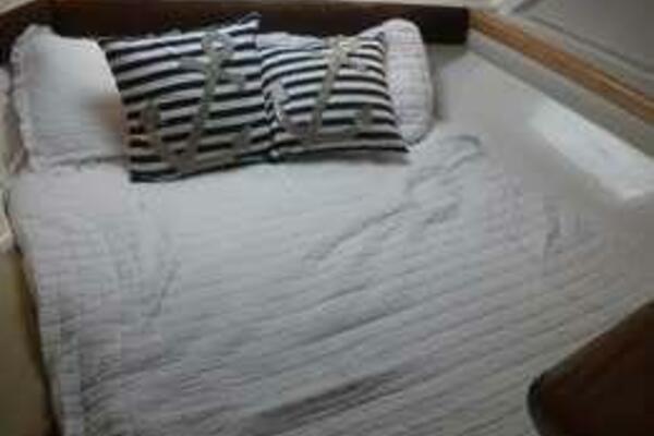 35ft Carver Yacht For Sale