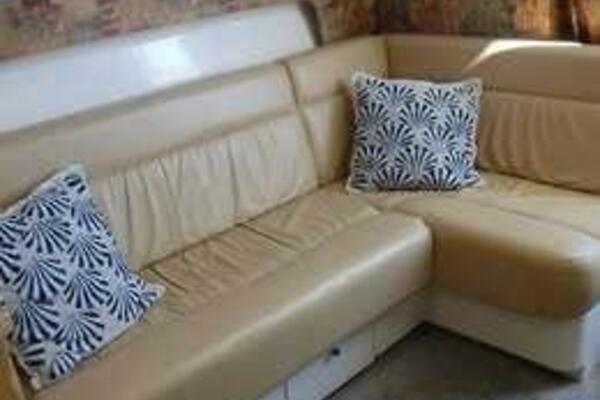 35ft Carver Yacht For Sale