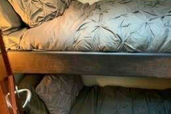 Sea Ray 529 Sedan Bridge Yacht For Sale