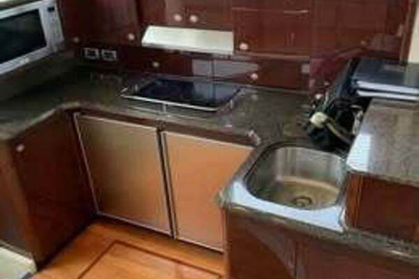 Sea Ray 529 Sedan Bridge Yacht For Sale