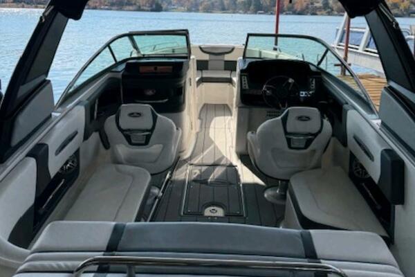 27ft Chaparral Yacht For Sale