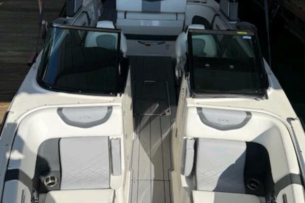 27ft Chaparral Yacht For Sale