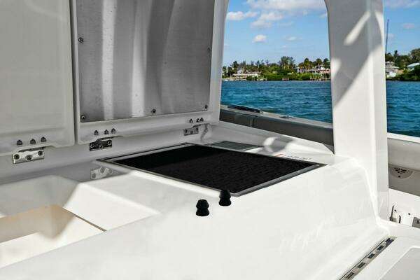 Pursuit S 358 Yacht For Sale