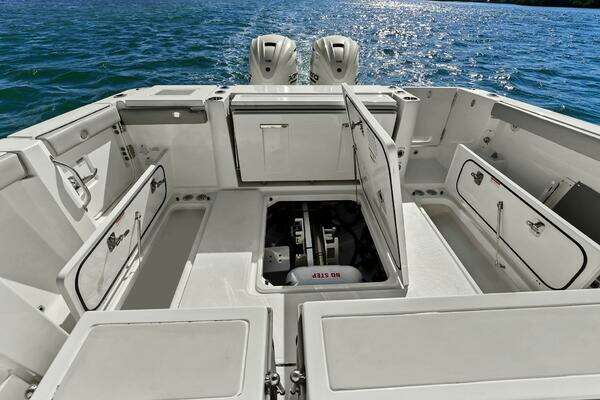 Pursuit S 358 Yacht For Sale