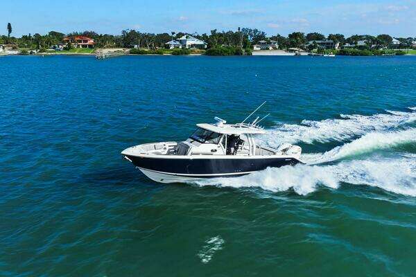 Pursuit S 358 Yacht For Sale
