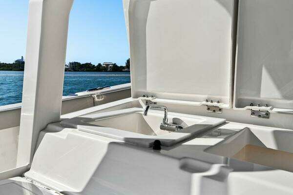 Pursuit S 358 Yacht For Sale