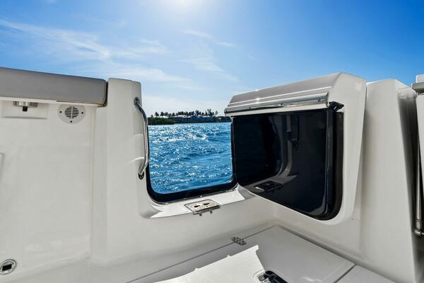 36ft Pursuit Yacht For Sale