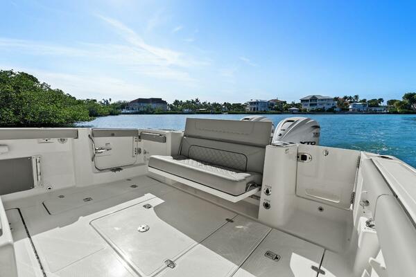 36ft Pursuit Yacht For Sale