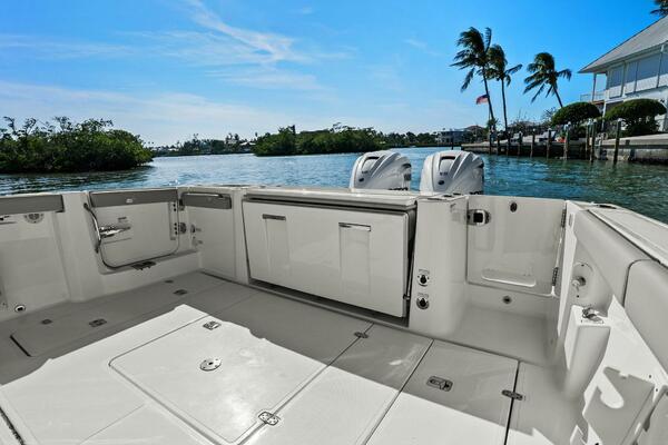36ft Pursuit Yacht For Sale